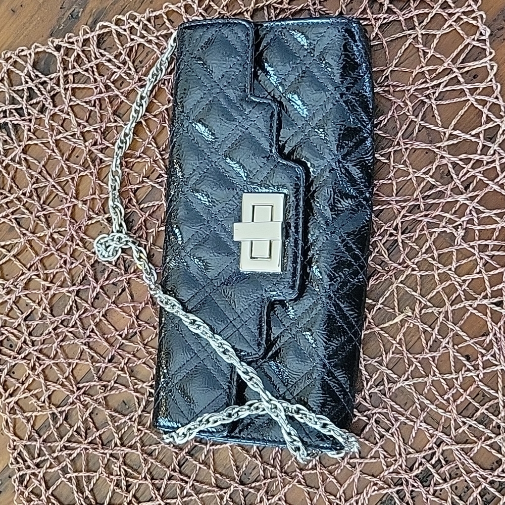 Sondra Roberts black (quilted pattern look)